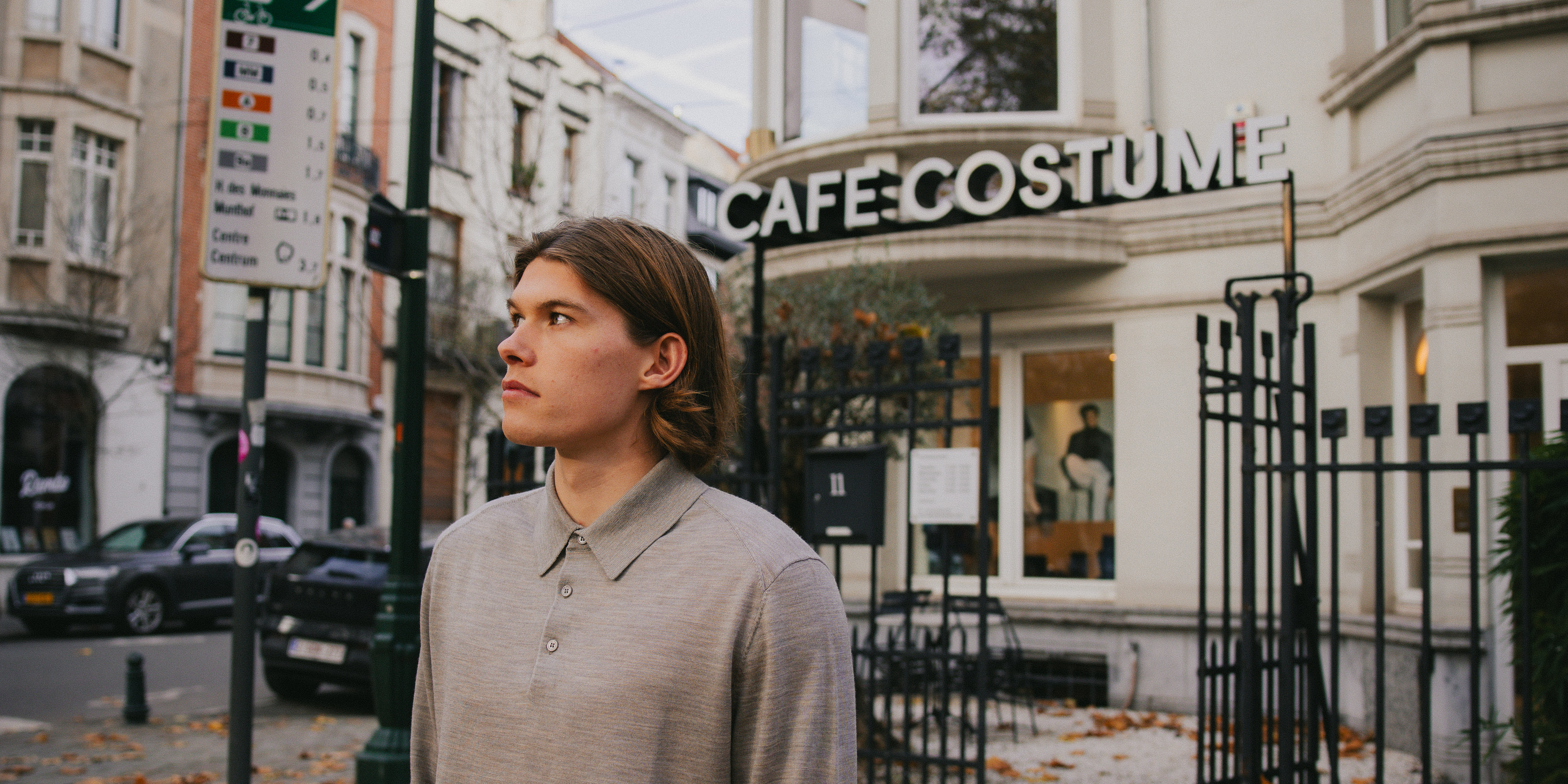 LUCAS HEY - CAFE COSTUME