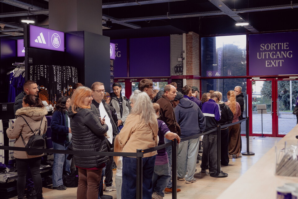 Signing session - Aasgaard & Onia Seke