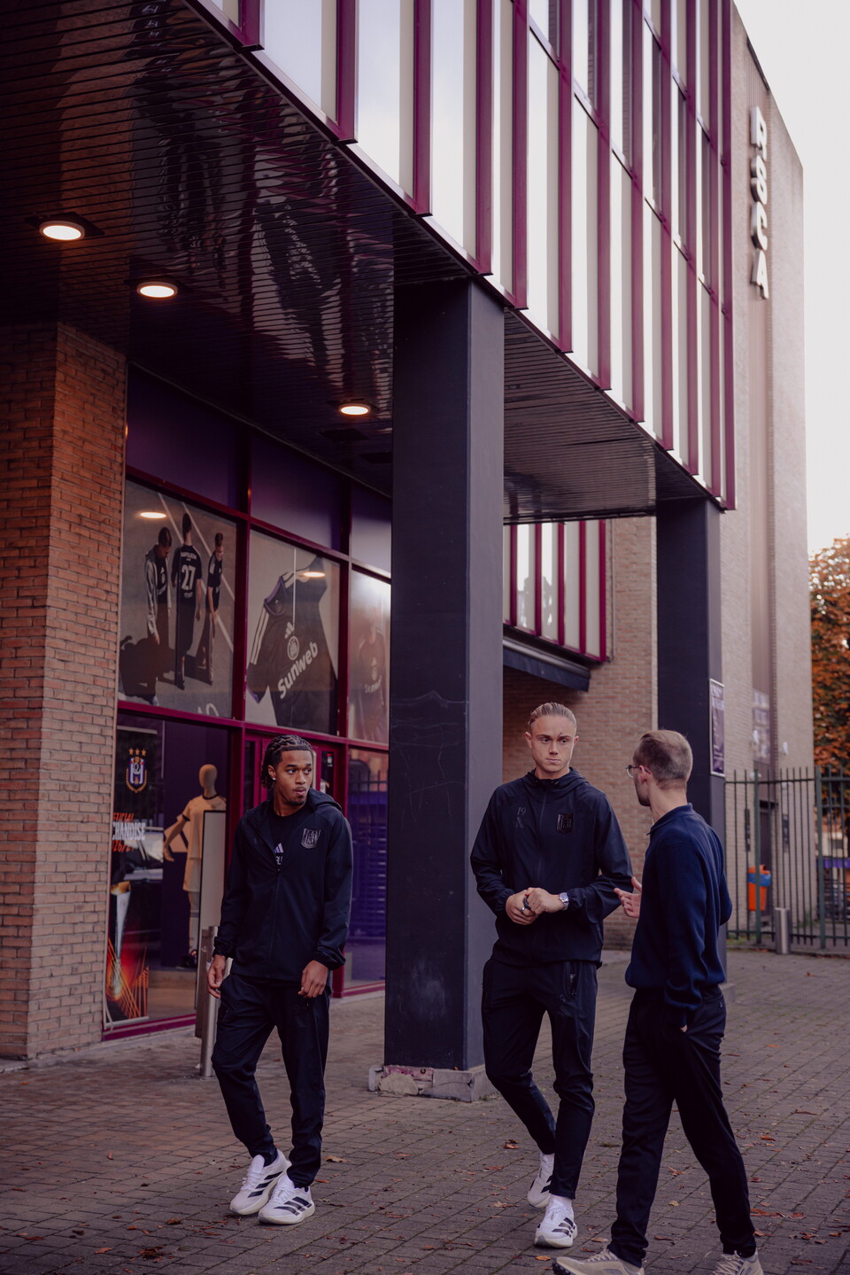 Signing session - Aasgaard & Onia Seke