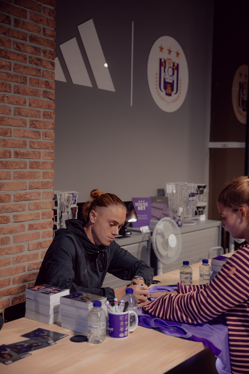 Signing session - Aasgaard & Onia Seke