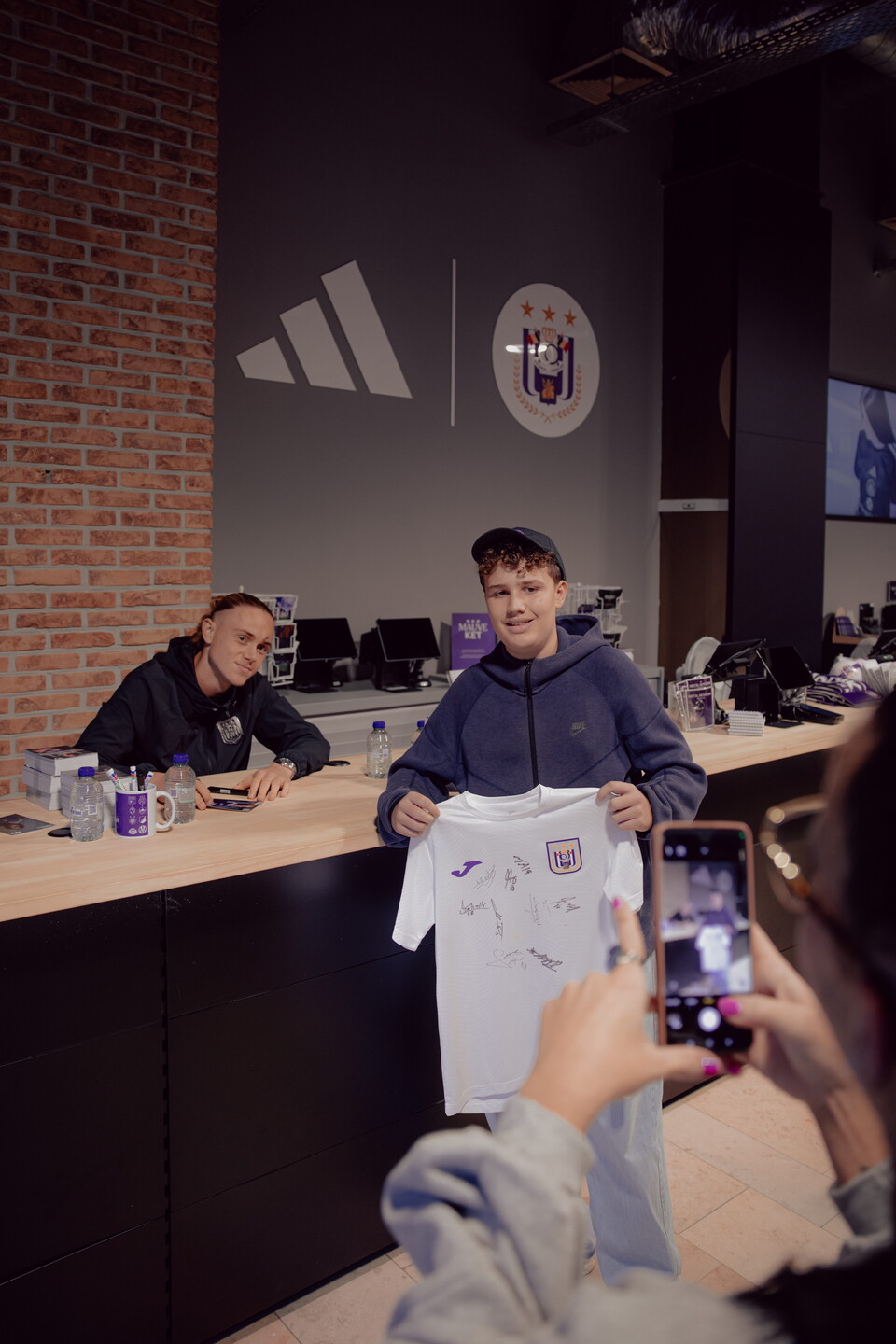 Signing session - Aasgaard & Onia Seke