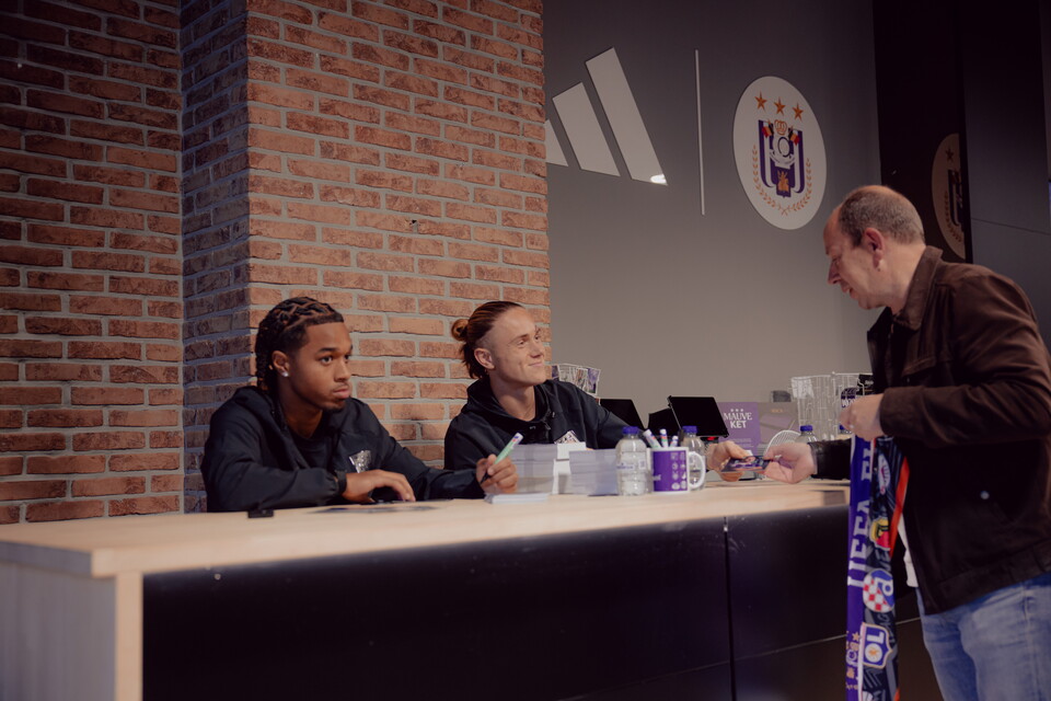 Signing session - Aasgaard & Onia Seke
