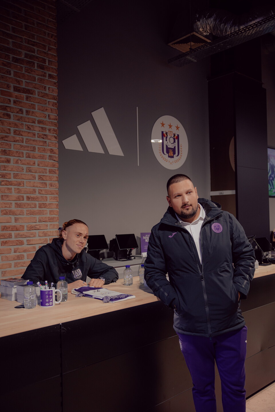 Signing session - Aasgaard & Onia Seke