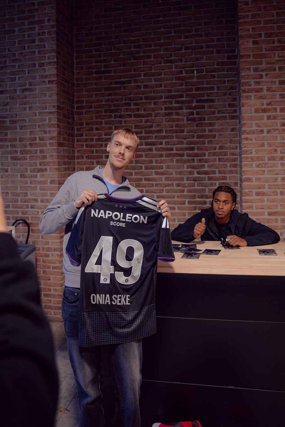 Signing session - Aasgaard & Onia Seke