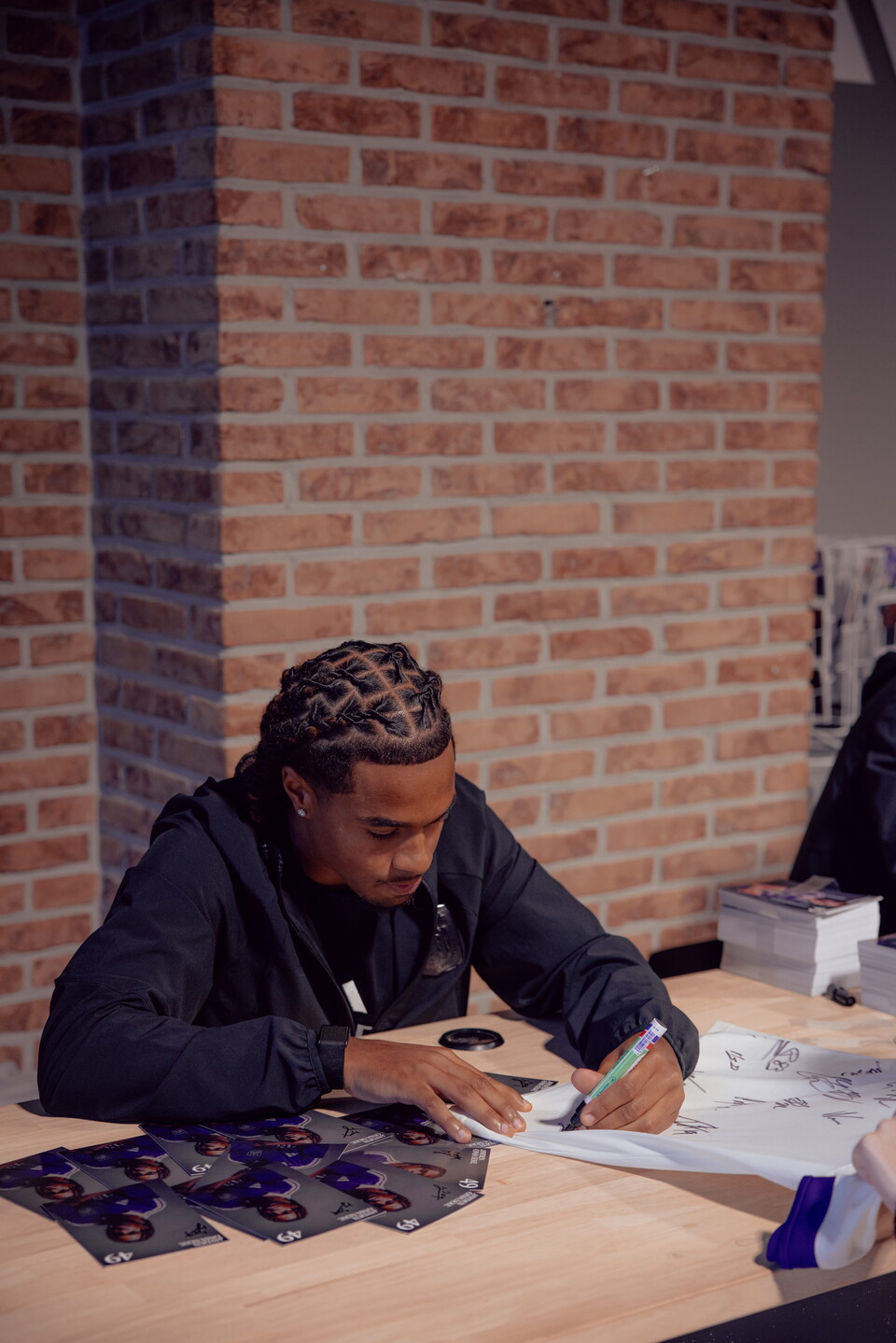 Signing session - Aasgaard & Onia Seke