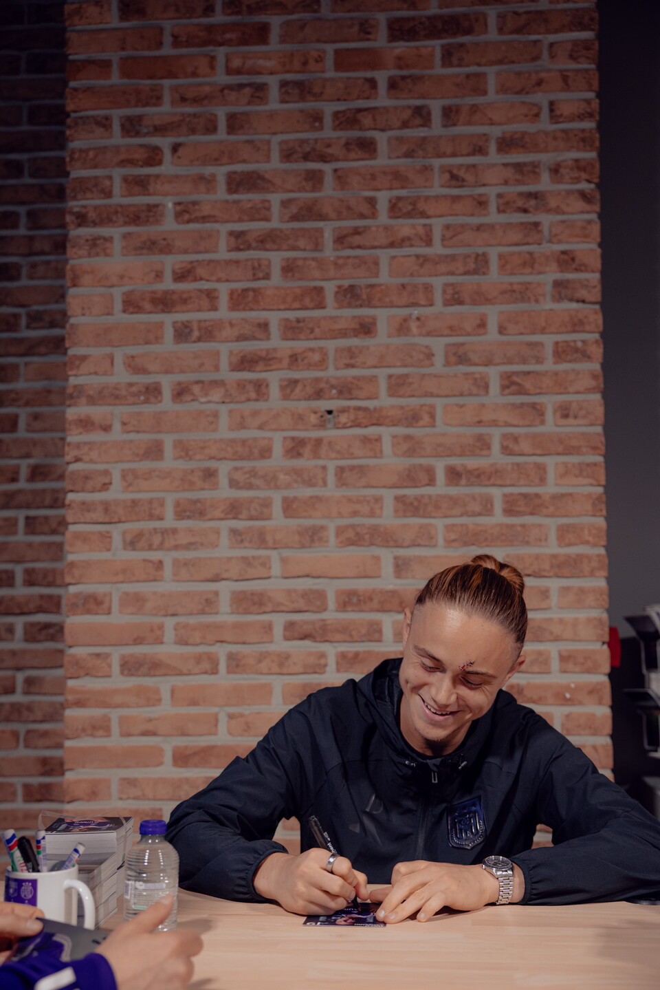 Signing session - Aasgaard & Onia Seke