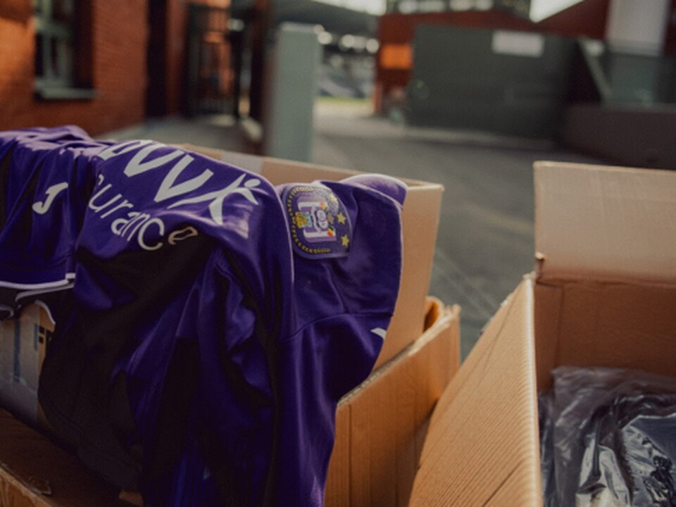 Kledingdonatie voor voetballend Brussel