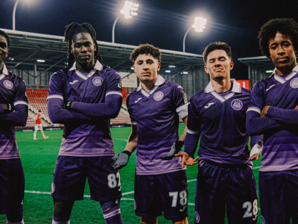 PREMIER LEAGUE UNCUT